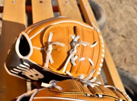 �ͺ�����